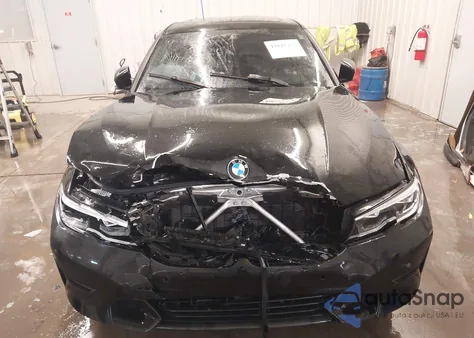 2021 BMW 330I xDrive z USA, uszkodzony, nr VIN 3MW5R7J02M8B77788